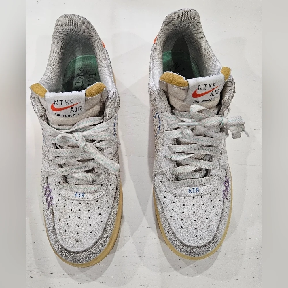 Nike AIR FORCE 1 '07 LV8. Size 9.5 DX2344-100